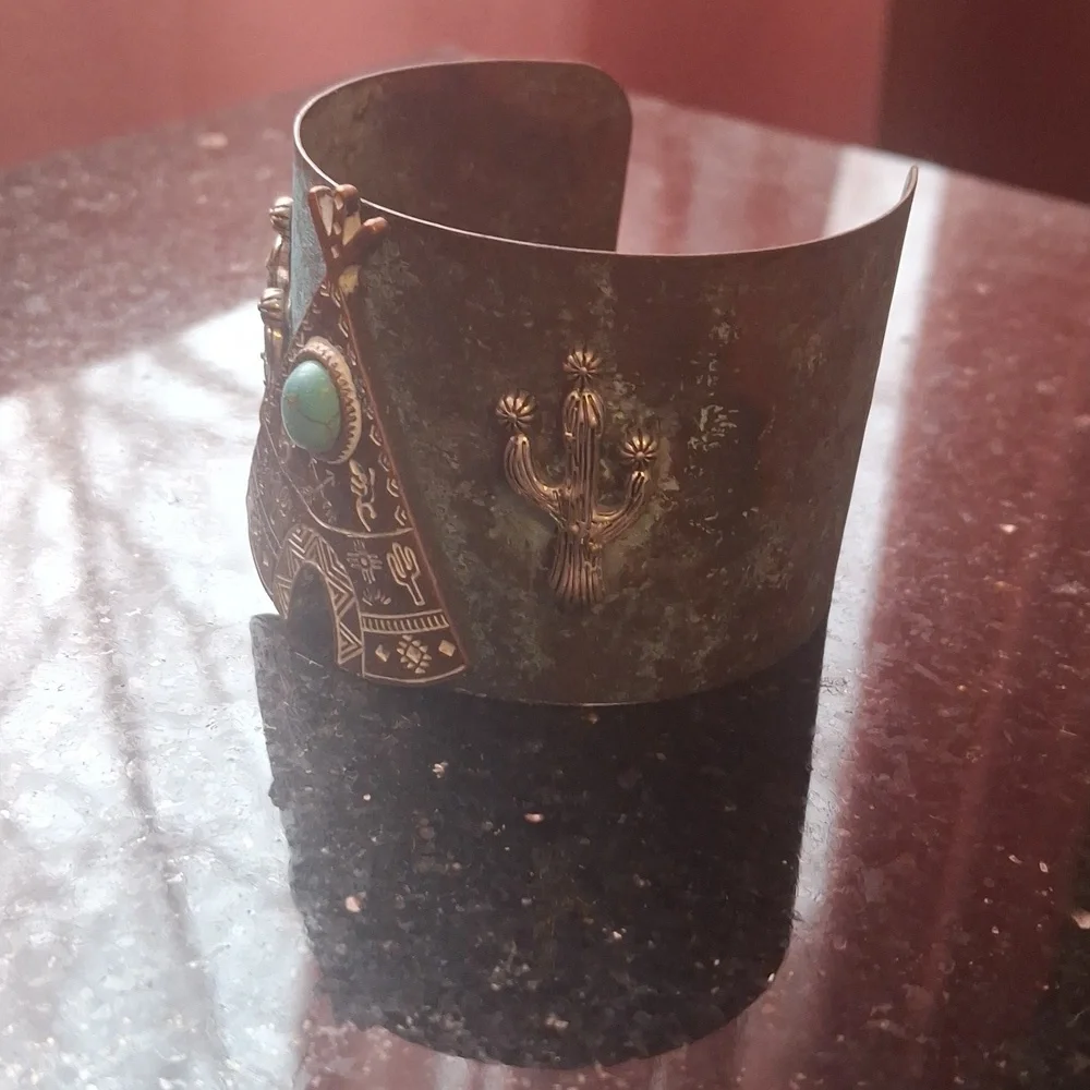 Turquoise Cuff Bracelet - Picture 4 of 5